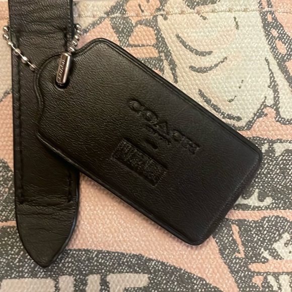 Coach & Marvel Limited Edition Black Widow Tote Bag - Picture 5 of 11